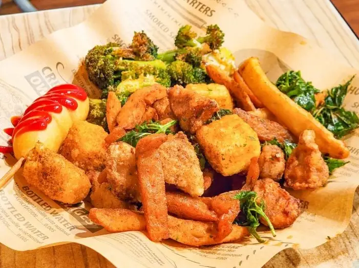台中深夜素食地圖：宵夜時段必訪的蔬食餐廳與小吃指南