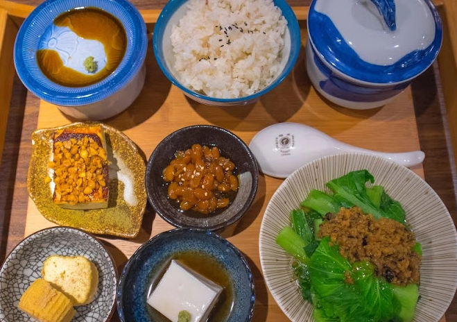 苗栗素食自助餐全攻略：在地人私藏名單、必吃菜色與實用建議