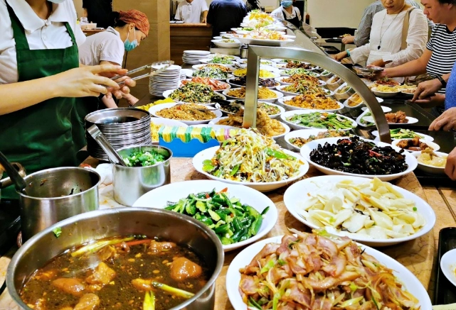 高雄素食宵夜推薦：深夜食堂的純素美味地圖與實用指南