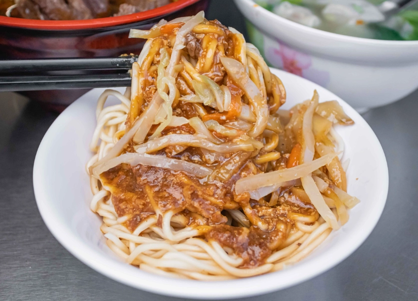 南投市美食推薦：在地人帶路，從早午餐到深夜食堂的必吃清單