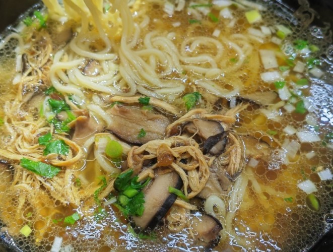 鍋燒雞絲麵